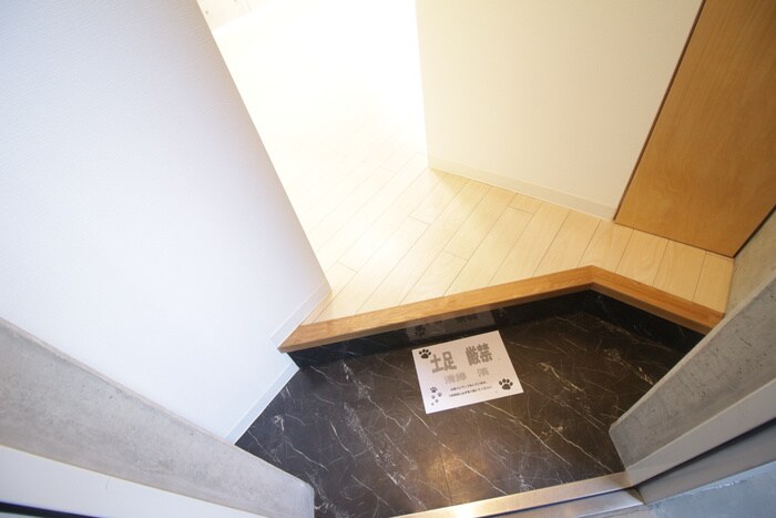 物件内観写真22　(玄関)