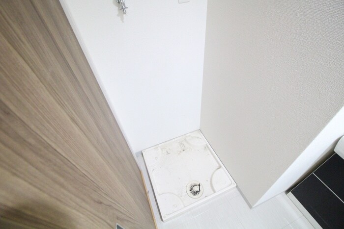 物件内観写真12　(洗濯機置場)