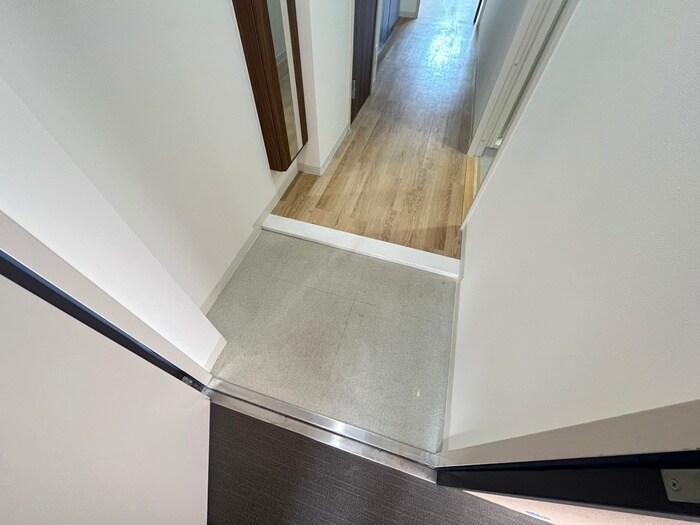 物件内観写真14　(玄関)