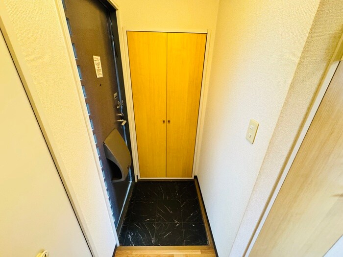 物件内観写真14　(玄関)