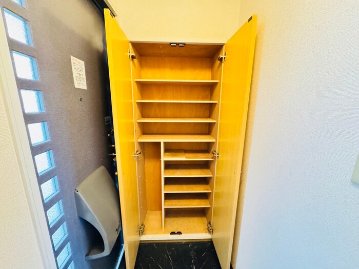 物件内観写真16　(靴箱)