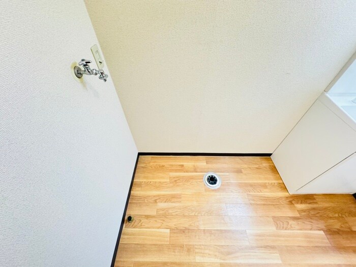 物件内観写真18　(洗濯機置場)
