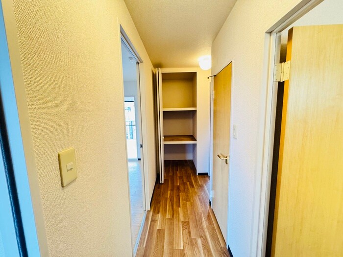 物件内観写真19　(廊下)