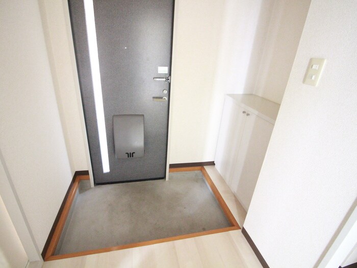 物件内観写真14　(玄関)