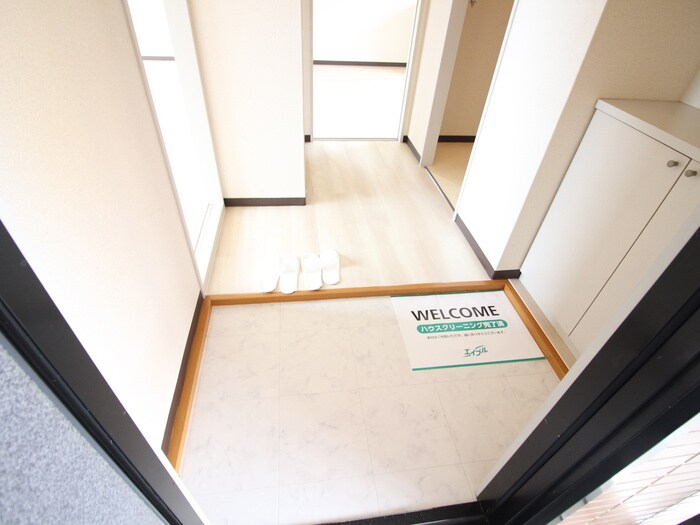 物件内観写真18　(玄関)