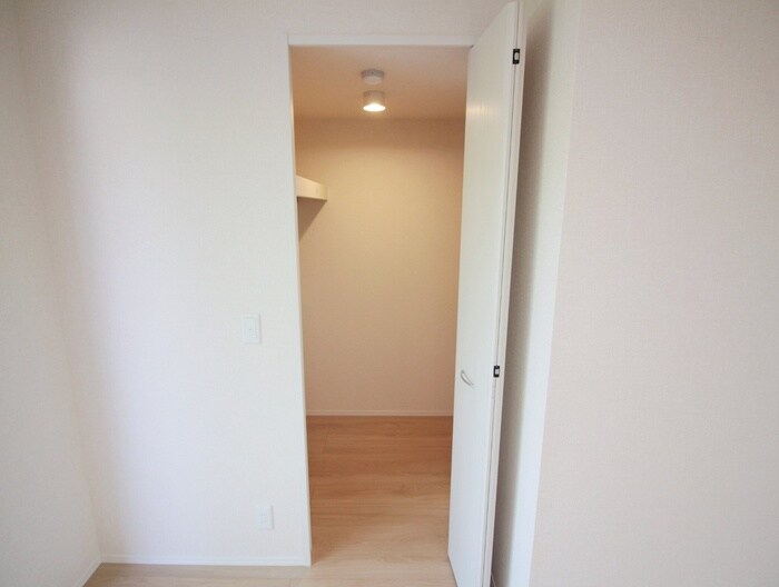 物件内観写真16　(収納)