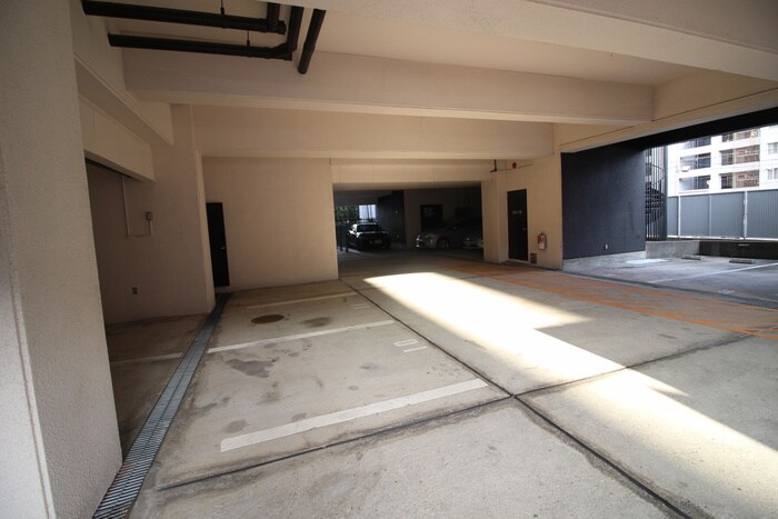 物件外観写真4　(駐車場)