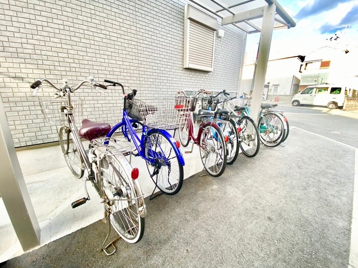 物件外観写真6　(駐輪場)