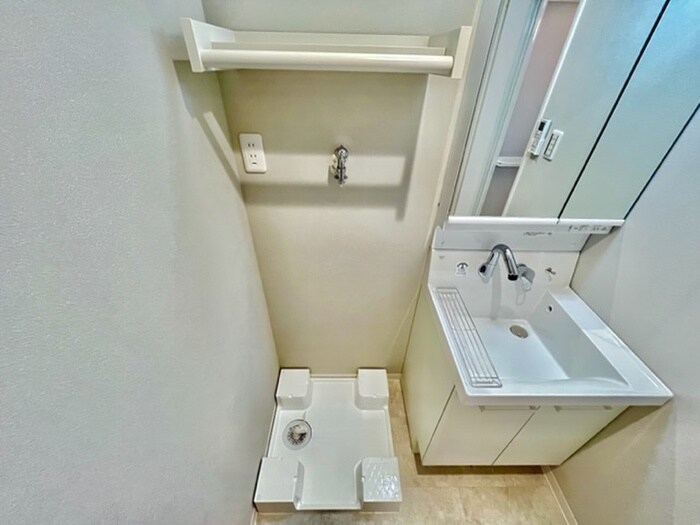 物件内観写真18　(洗濯機置場)