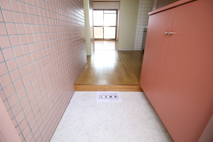 物件内観写真17　(玄関)