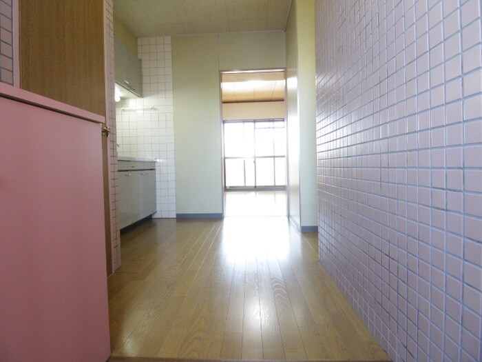 物件内観写真18　(廊下)