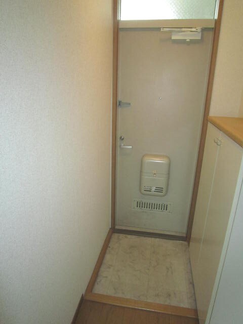 物件内観写真13　(玄関)