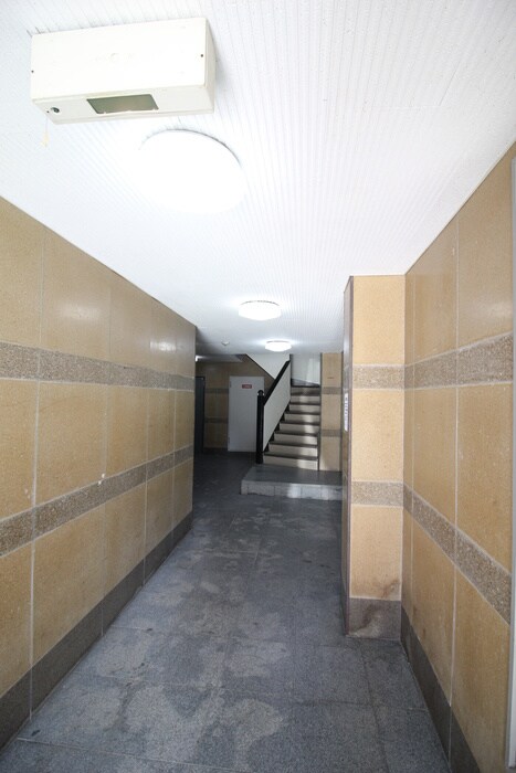 物件外観写真5　(エントランス部分)