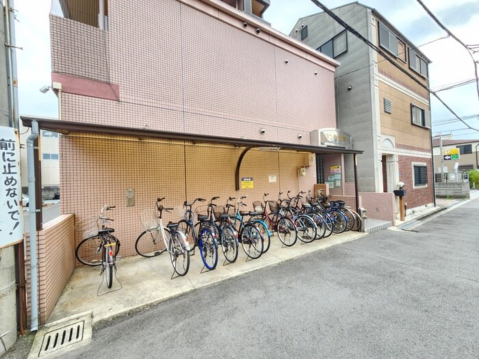 物件外観写真3　(駐輪場)