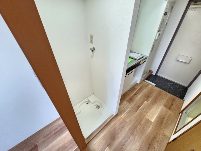 物件内観写真13　(洗濯機置場)