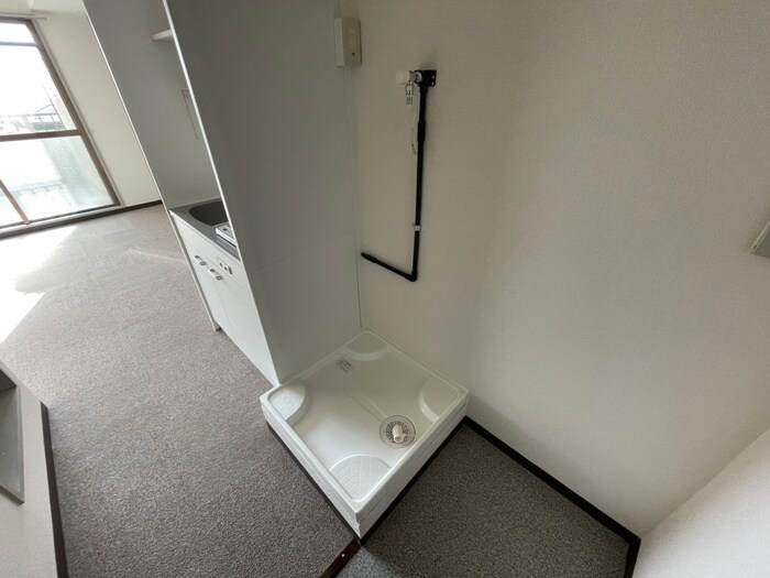 物件内観写真15　(洗濯機置場)