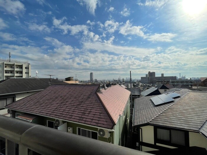 物件内観写真16　(室内からの展望)