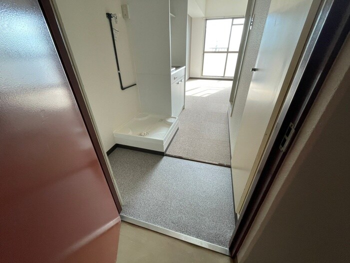 物件内観写真17　(玄関)