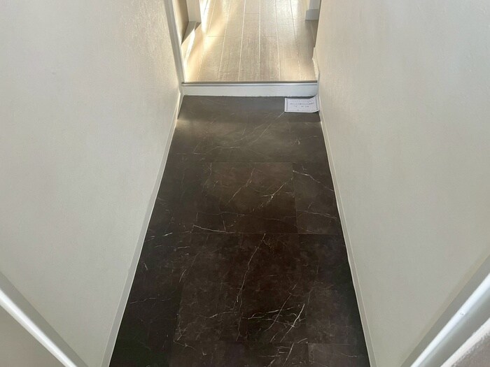 物件内観写真21　(玄関)