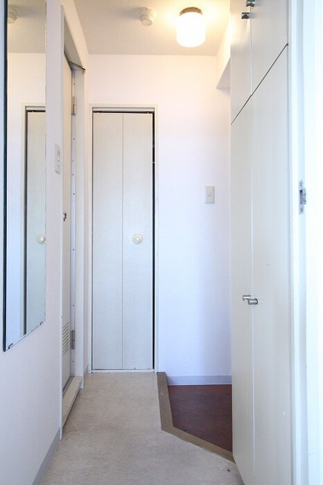 物件内観写真11　(玄関)