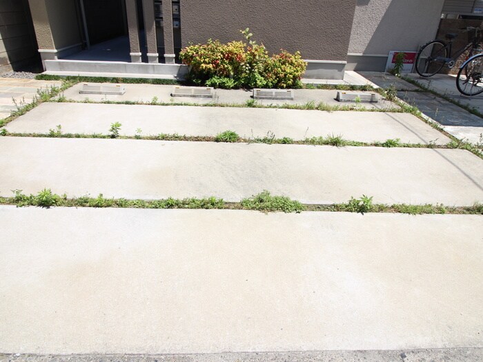 物件外観写真6　(駐車場)