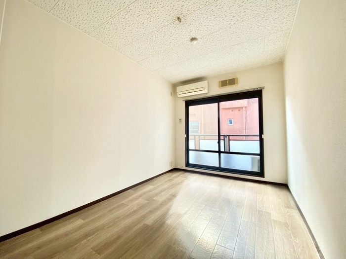 物件内観写真9　(居室)