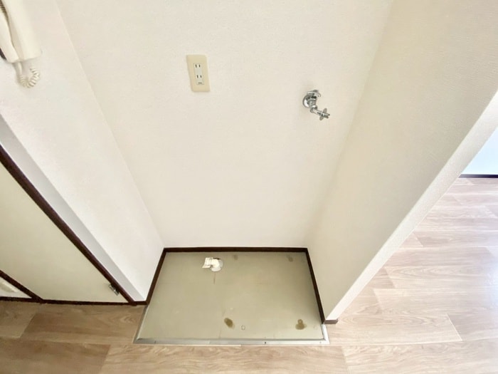 物件内観写真13　(洗濯機置場)