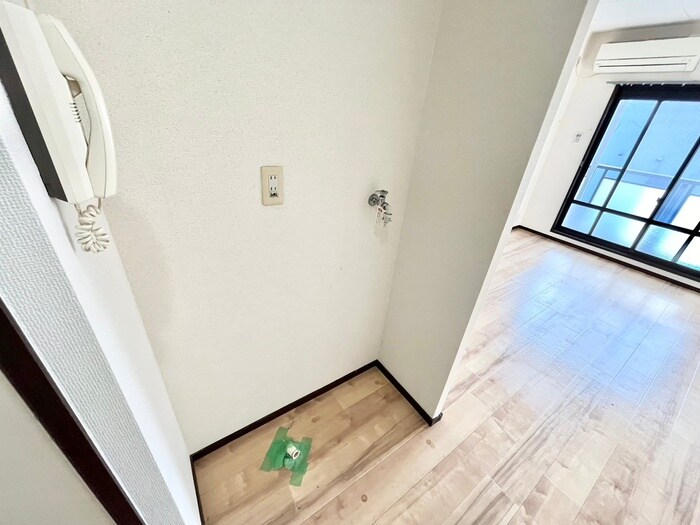 物件内観写真20　(洗濯機置場)