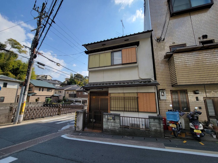 桃山町泰長老貸家
