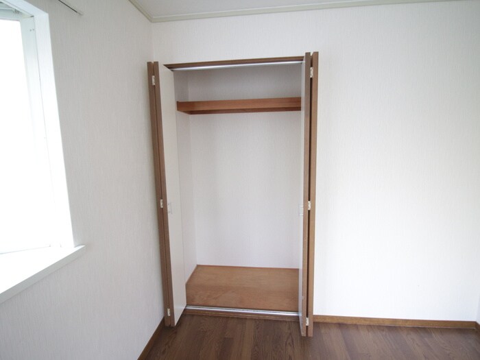 物件内観写真12　(収納)