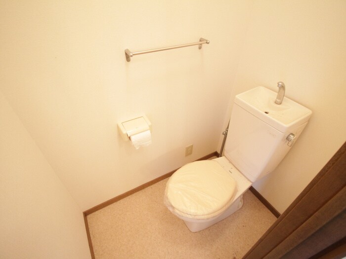 物件内観写真15　(トイレ)