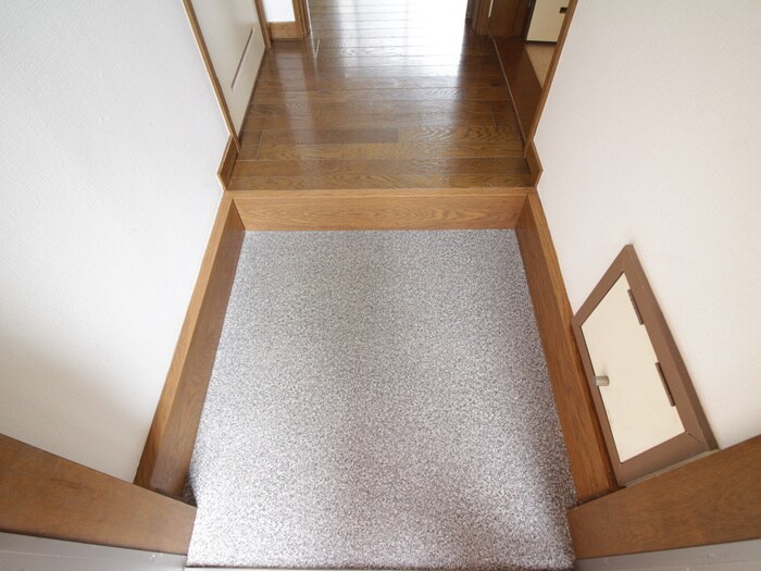 物件内観写真16　(玄関)