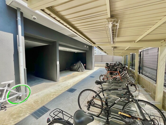 物件外観写真5　(駐輪場)