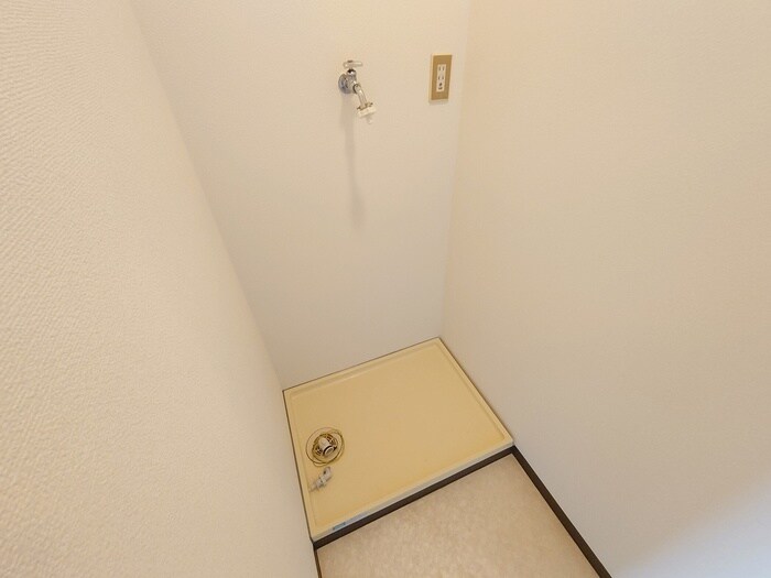 物件内観写真12　(洗濯機置場)