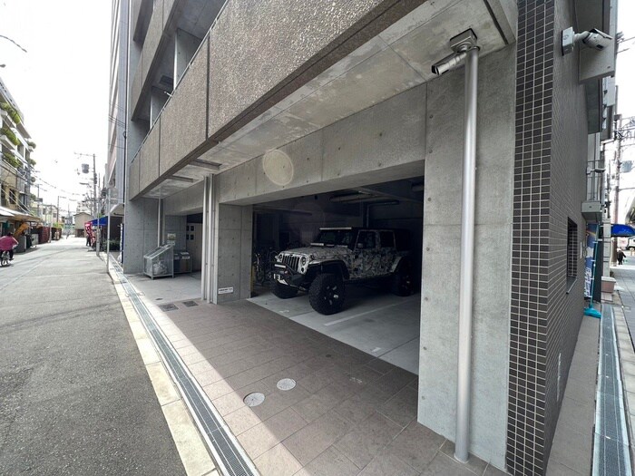 物件外観写真4　(駐車場)