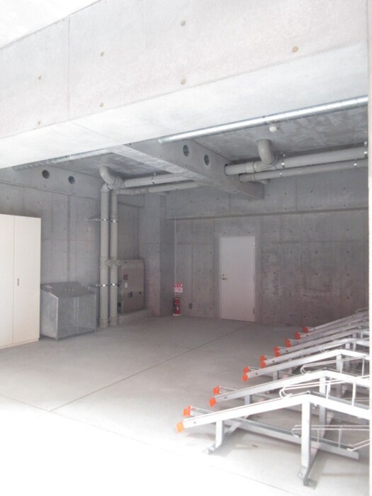 物件外観写真6　(駐輪場)