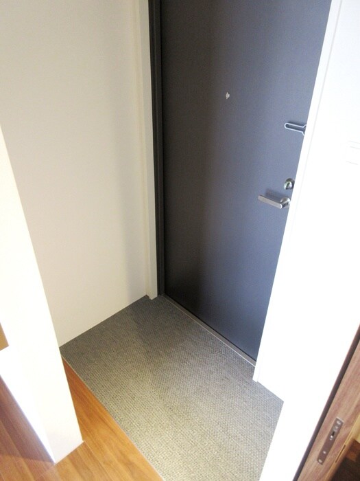 物件内観写真18　(玄関)