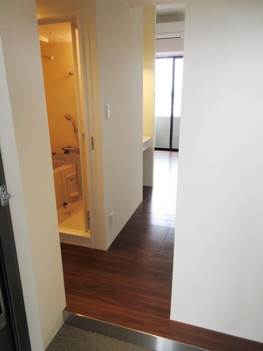 物件内観写真19　(廊下)