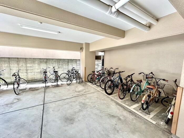 物件外観写真3　(駐輪場)