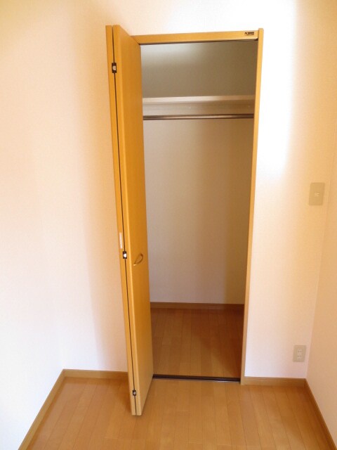 物件内観写真12　(収納)