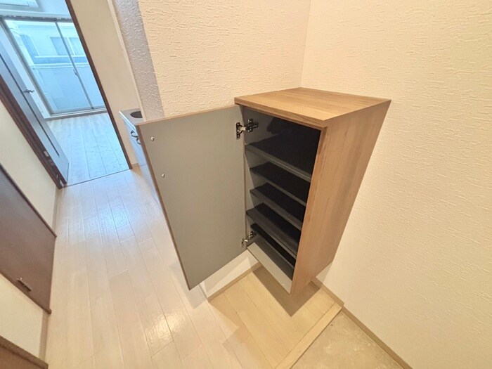 物件内観写真8　(靴箱)