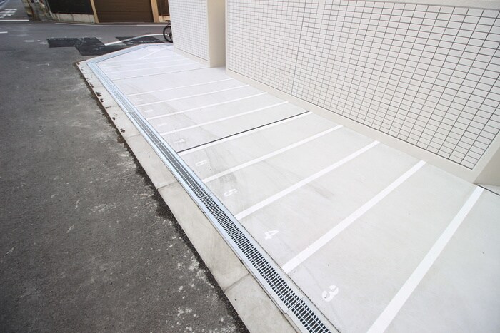 物件外観写真5　(駐輪場)