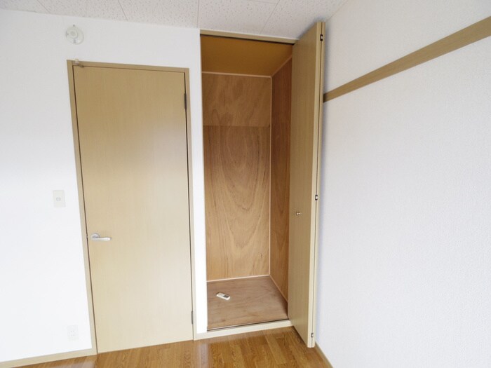 物件内観写真10　(収納)