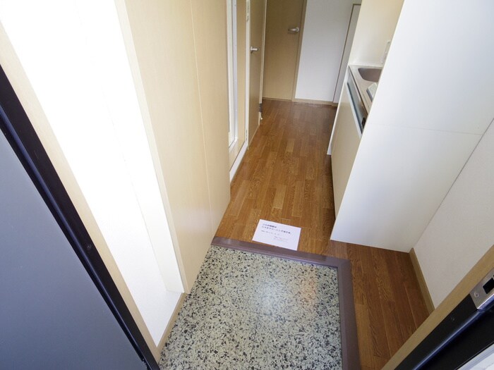 物件内観写真17　(玄関)