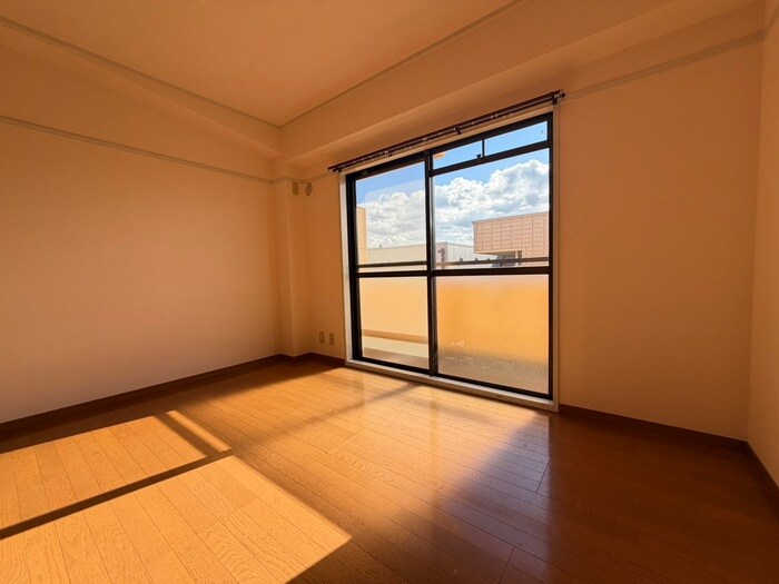 物件内観写真9　(居室)