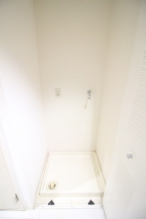 物件内観写真15　(洗濯機置場)