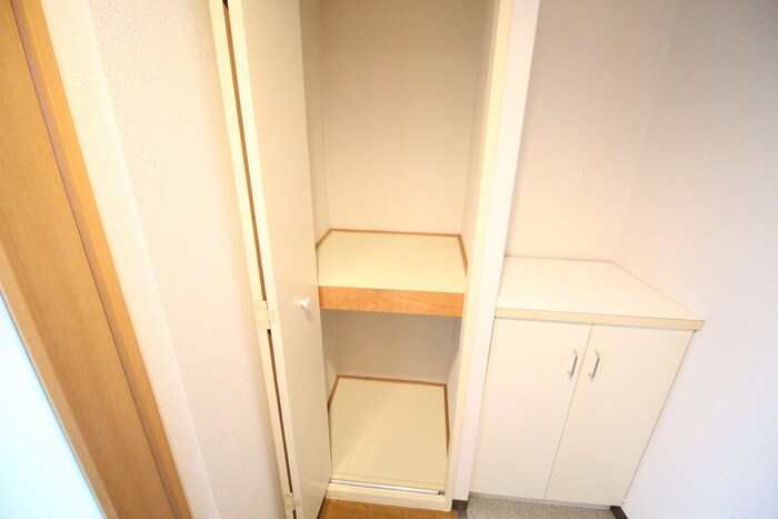 物件内観写真13　(靴箱)