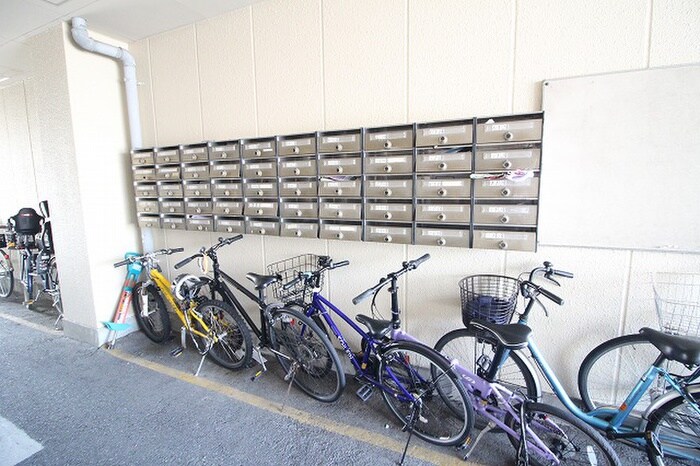 物件外観写真3　(駐輪場)