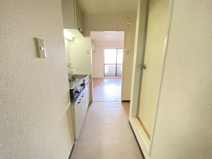 物件内観写真14　(廊下)