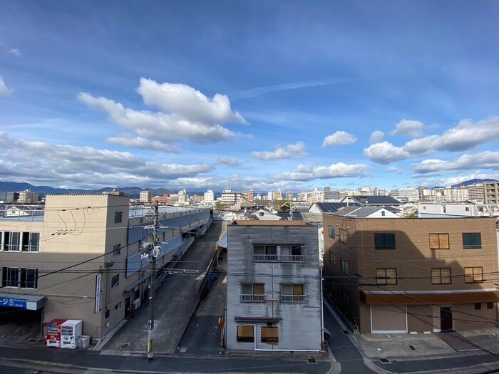 物件内観写真17　(室内からの展望)